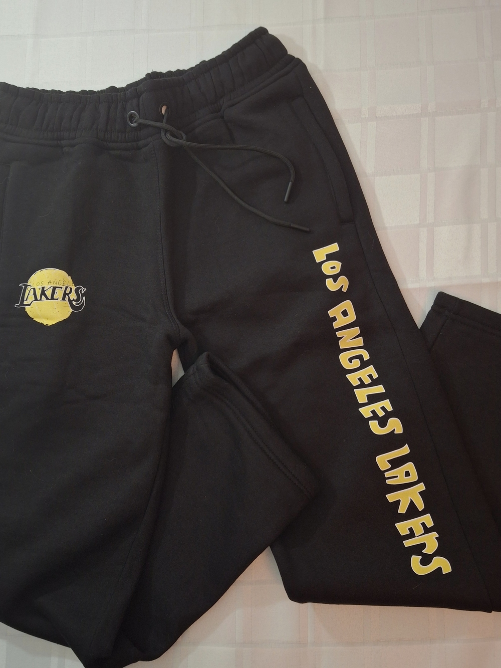 NWOT Nike Black L. A . Lakers After School Fleece Graphic Joggers. Ladies M.